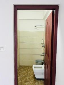 Bathroom Image of 1159 Sq.ft 3 BHK Apartment / Flat for sale in Galaxy Cloud Space, Kakkanad Kochi for Rs. 10000000