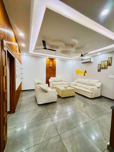 Bedroom Image of 2200 Sq.ft 3 BHK Builder Floor for rent in Parsvnath Parsvnath Greens, Mubarakpur Dera Bassi for Rs. 30000