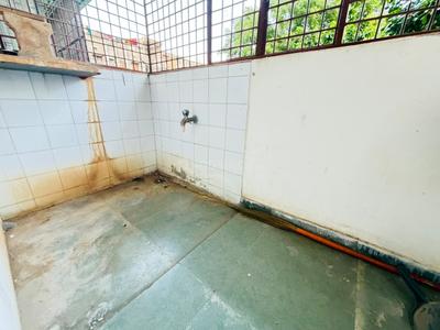Balcony Image of 900 Sq.ft 1 BHK Apartment / Flat for rent in Satellite Ahmedabad for Rs. 16000