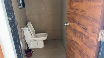Bathroom Image of 350 Sq.ft 1 RK Apartment / Flat for sale in Malad East Mumbai for Rs. 8500000