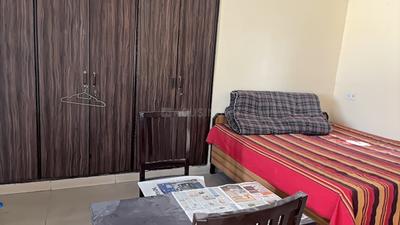 Bedroom Image of 300 Sq.ft 1 RK Studio for rent in Sarita Vihar New Delhi for Rs. 25000
