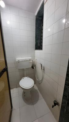 Bathroom Image of 800 Sq.ft 1 BHK Apartment / Flat for rent in Kalash Udhyan Complex, Kopar Khairane Navi Mumbai for Rs. 25000