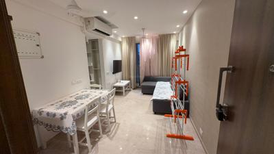 Living Room Image of 500 Sq.ft 1 BHK Apartment / Flat for rent in Hiranandani Regent Hill A B C D And E Wing, Powai Mumbai for Rs. 61000