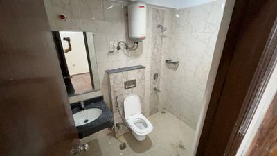 Image of 1340 Sq.ft 2.5 BHK Apartment / Flat for rent in Rani Akriti Shantiniketan, Sector 143B, Noida for Rs. 30000