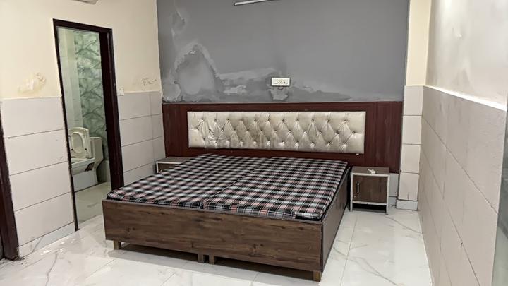 Sushant Lok 1 Bedroom 1