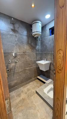 Bathroom Image of 400 Sq.ft 1 BHK Apartment / Flat for sale in Janakpuri New Delhi for Rs. 2299999
