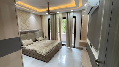 Bedroom Image of 1350 Sq.ft 4 BHK Builder Floor for sale in Dwarka Mor New Delhi for Rs. 14000000