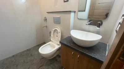 Bathroom Image of 500 Sq.ft 1 RK Builder Floor for rent in Sector 57 Gurgaon for Rs. 26000