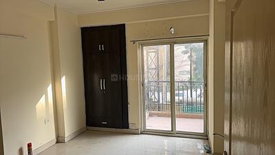 Living Room Image of 615 Sq.ft 1 BHK Apartment / Flat for sale in Maxblis Grand Wellington, Sector 75 Noida for Rs. 8200000
