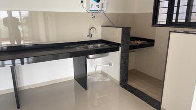 Kitchen Image of 620 Sq.ft 1 BHK Apartment / Flat for rent in Kohinoor Sportsville, Maan Pune for Rs. 22000