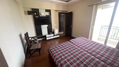 Bedroom Image of 1450 Sq.ft 3 BHK Apartment / Flat for rent in Sethi Max Royal, Sector 76 Noida for Rs. 46000