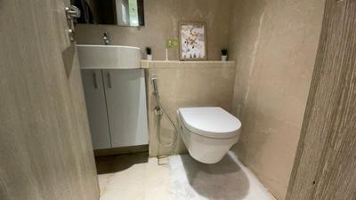 Image of 1650 Sq.ft 3 BHK Apartment / Flat for sale in Rustomjee Seasons, Bandra East, Mumbai for Rs. 110000000