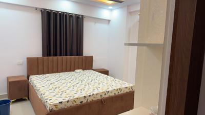 Bedroom Image of 1800 Sq.ft 3 BHK Apartment / Flat for rent in Blue Mountain, Kalli Pashchim Lucknow for Rs. 35000