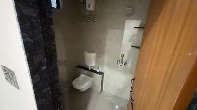 Bathroom Image of 750 Sq.ft 1 BHK Builder Floor for rent in Mahalakshmi Nagar Indore for Rs. 16500