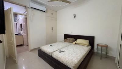 Bedroom Image of 1800 Sq.ft 2 BHK Builder Floor for rent in DLF Phase 1 Gurgaon for Rs. 48000