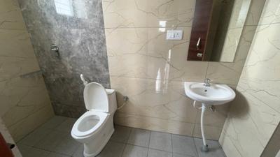 Bathroom Image of 600 Sq.ft 1 BHK Apartment / Flat for rent in Whitefield Bengaluru for Rs. 24000