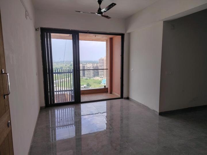 Sampriya Main Image 1