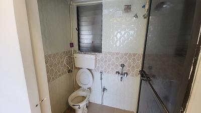 Bathroom Image of 670 Sq.ft 1 BHK Apartment / Flat for rent in Sarah Continental Heights, Sewri Mumbai for Rs. 45000