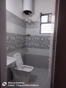 Bathroom Image of 900 Sq.ft 2 BHK Apartment / Flat for rent in Kurali Mohali for Rs. 20000