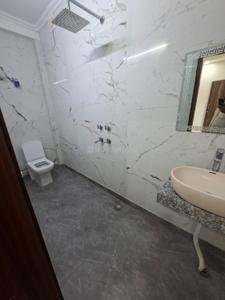 Bathroom Image of 900 Sq.ft 2 BHK Independent House for rent in Tilak Nagar New Delhi for Rs. 30000