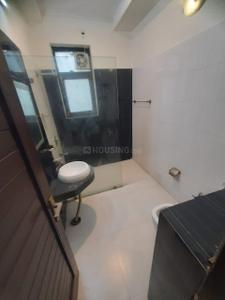 Bathroom Image of 3000 Sq.ft 3 BHK Builder Floor for rent in Sector 39 Noida for Rs. 60000