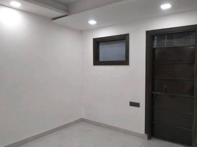 Bedroom Image of 1500 Sq.ft 3 BHK Builder Floor for sale in Shalimar Bagh New Delhi for Rs. 13500000