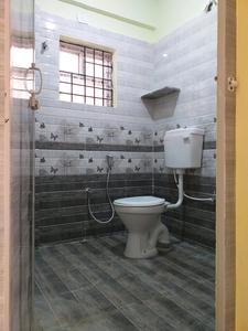 Common Bathroom Two Image of 600 Sq.ft 1 BHK Apartment / Flat for rent in Varthur Bengaluru for Rs. 15500