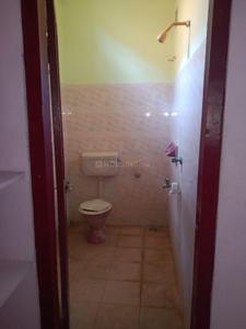 Bathroom Image of 800 Sq.ft 1 BHK Apartment / Flat for rent in Currency Nagar Vijayawada for Rs. 8500