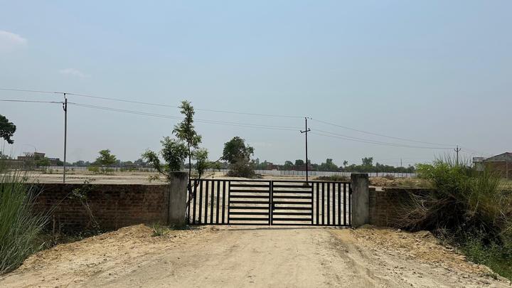 Gosainganj Main Image 1