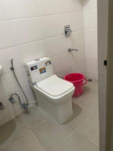Bathroom Image of 700 Sq.ft 1 BHK Apartment / Flat for rent in Murugeshpalya Bengaluru for Rs. 32000