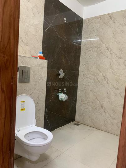 Bathroom Image of SHIRSTY GIRLS PG 👧 in Sector 6, Noida
