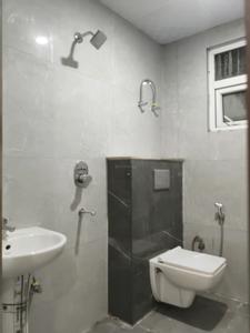 Common Bathroom Image of 1500 Sq.ft 3 BHK Apartment / Flat for sale in Vyom Residency, Noida Extension Greater Noida for Rs. 5400000