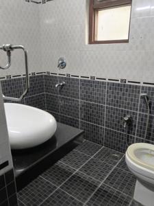 Image of 1200 Sq.ft 2.5 BHK Apartment / Flat for sale in DDA Flats Vasant Kunj, Vasant Kunj, New Delhi for Rs. 35000000