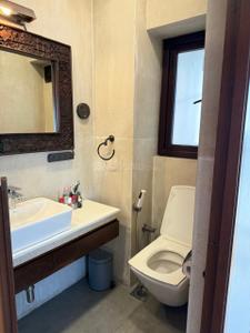 Bathroom Image of 1100 Sq.ft 2 BHK Apartment / Flat for rent in Colaba Mumbai for Rs. 250000