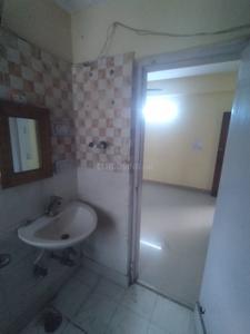 Bathroom Image of 1450 Sq.ft 4 BHK Apartment / Flat for sale in Saraswati Kunj, Patparganj New Delhi for Rs. 23000000