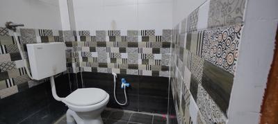 Bathroom Image of 1400 Sq.ft 1 BHK Independent House for rent in Sawangi Wardha for Rs. 15000