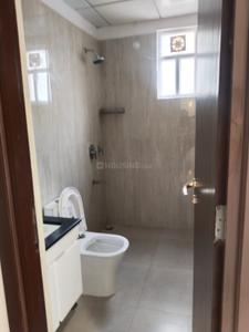 Bathroom Image of 3500 Sq.ft 4 BHK Apartment / Flat for rent in Gomti Nagar Extension Lucknow for Rs. 45000