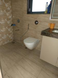 Common Bathroom Image of 1050 Sq.ft 2 BHK Apartment / Flat for sale in Amanora Gold Towers, Hadapsar Pune for Rs. 10500000