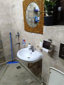 Bathroom Image of 1200 Sq.ft 2 BHK Apartment / Flat for sale in Jangpura New Delhi for Rs. 6500000