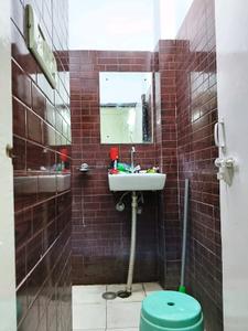 Bathroom Image of 200 Sq.ft 1 RK Studio for rent in Sector 24 Gurgaon for Rs. 10000