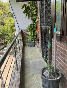 Balcony Image of 800 Sq.ft 2 BHK Builder Floor for sale in Vikaspuri New Delhi for Rs. 8500000