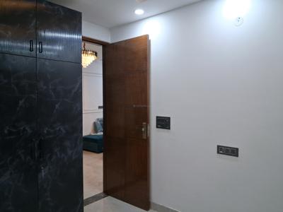Bedroom Image of 1450 Sq.ft 4 BHK Apartment / Flat for sale in JMD Aashirwad Apartment by JMD Construction, Sector 73 Noida for Rs. 6400000
