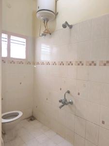 Common Bathroom Image of 900 Sq.ft 2.5 BHK Builder Floor for rent in Bendre Nagar Bengaluru for Rs. 23000