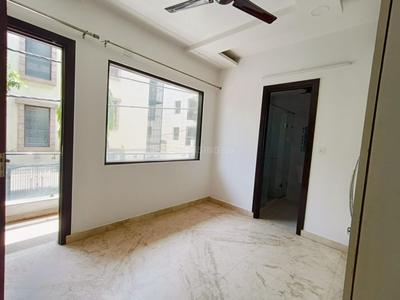 Bedroom Image of 1500 Sq.ft 2 BHK Builder Floor for rent in Karkardooma New Delhi for Rs. 40000