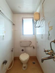 Bathroom Image of 650 Sq.ft 1 BHK Apartment / Flat for sale in Dahisar West Mumbai for Rs. 10000000