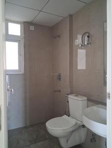 Common Bathroom Image of 1404 Sq.ft 3 BHK Apartment / Flat for sale in Eldeco Live By The Greens Phase 1, Sector 150 Noida for Rs. 18000000
