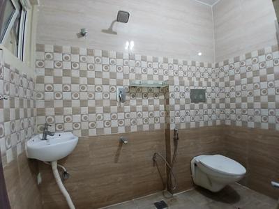 Bathroom Image of 1400 Sq.ft 3 BHK Apartment / Flat for rent in Koyambedu Chennai for Rs. 55000