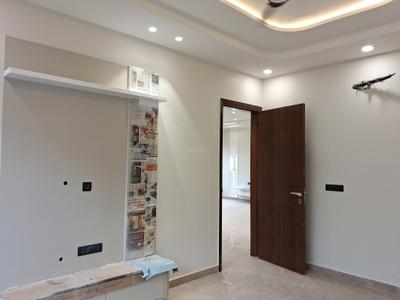 Bedroom Image of 2430 Sq.ft 4 BHK Builder Floor for rent in Shakur Basti New Delhi for Rs. 85000