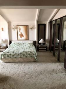Bedroom Image of 1850 Sq.ft 3 BHK Apartment / Flat for sale in Ankur Apartments, Juhu Mumbai for Rs. 73587700