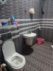 Bathroom Image of Ginnie home in Sector 63 A, Noida